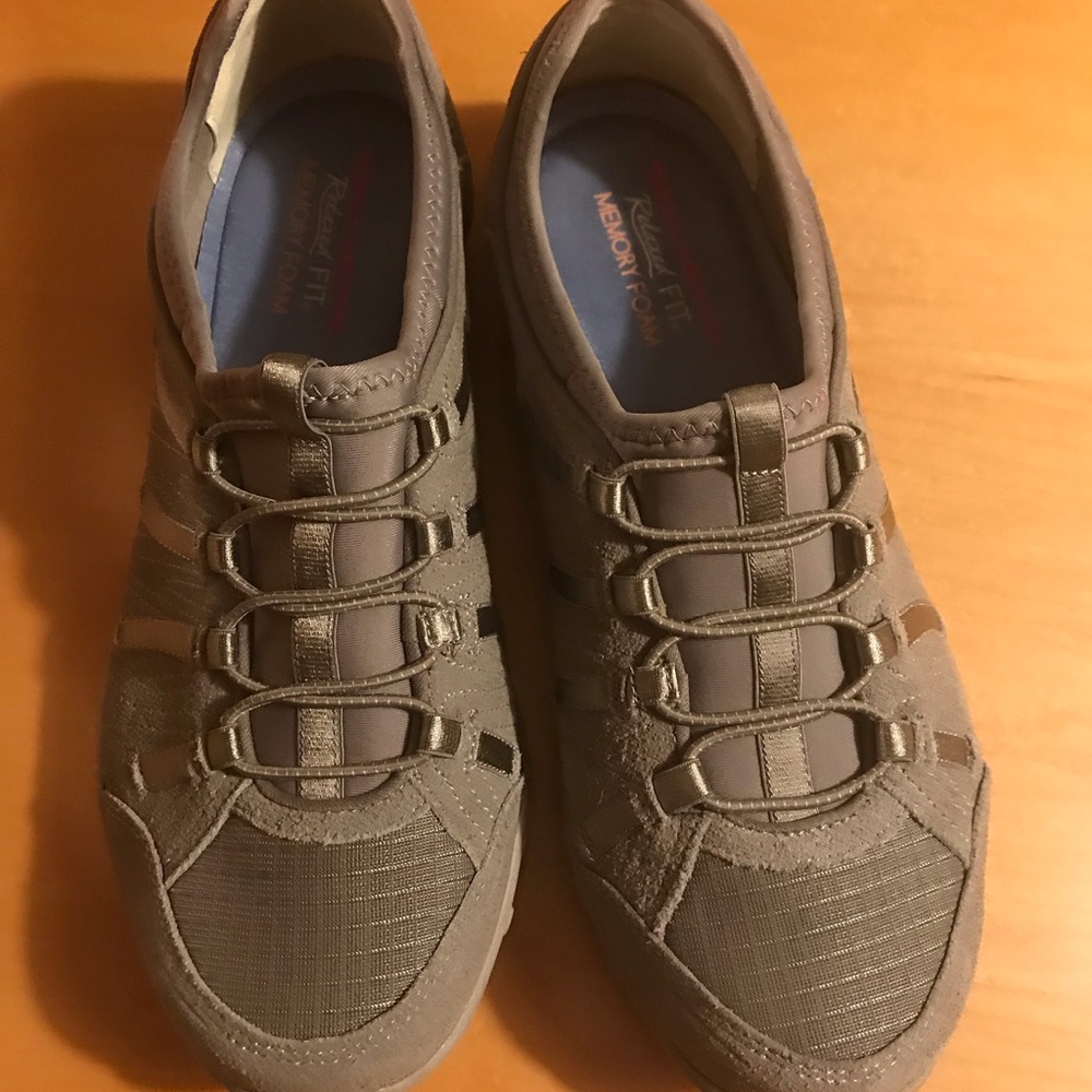 Skechers sneakers